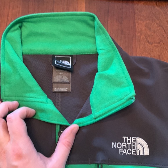 Northface lightweight jacket - Picture 2 of 3